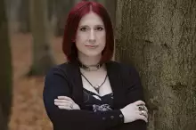 LYDIA BENECKE LYDIA BENECKE